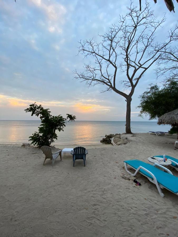 Isla Luna Beach Baru Exterior photo