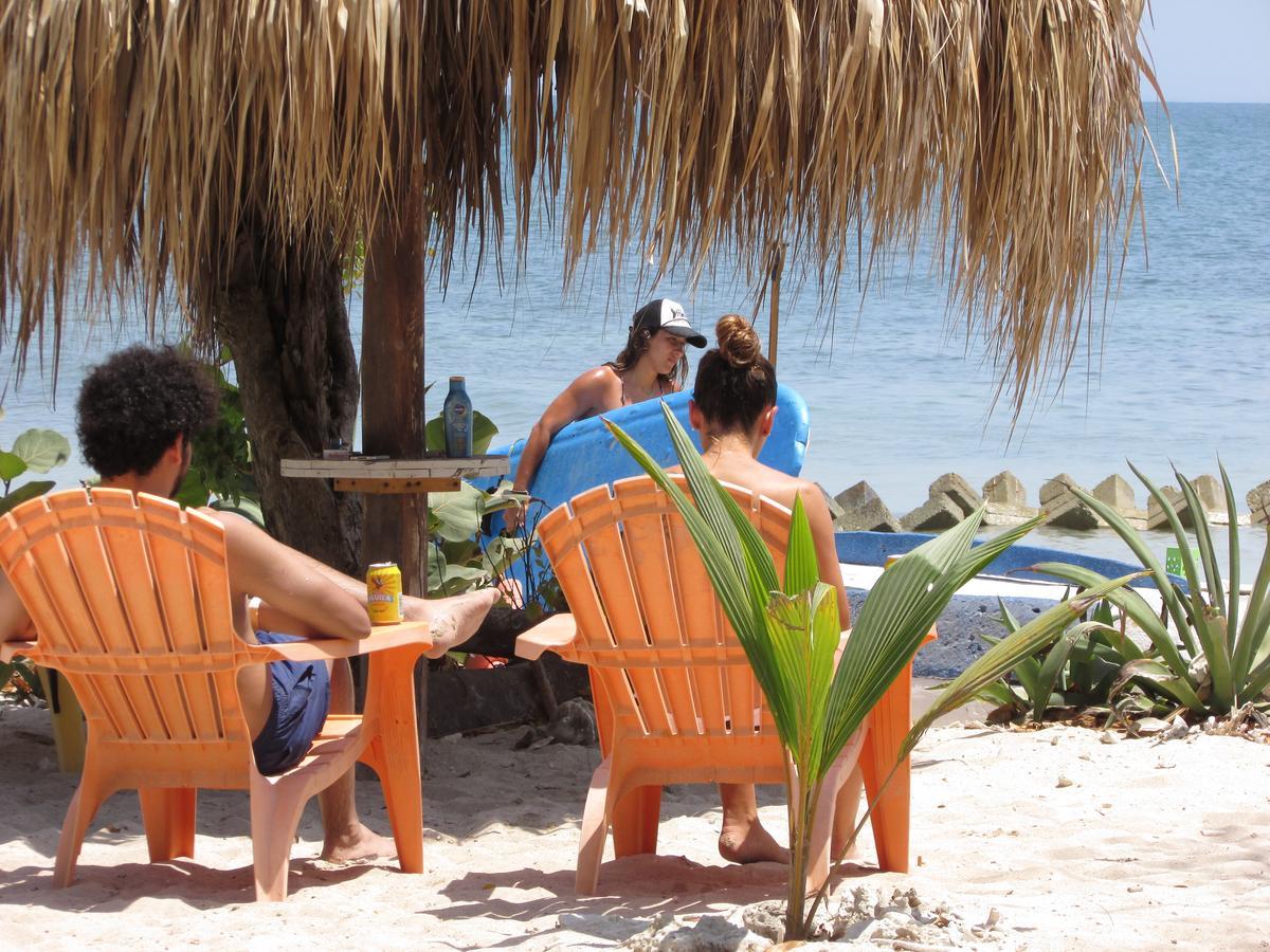 Isla Luna Beach Baru Exterior photo